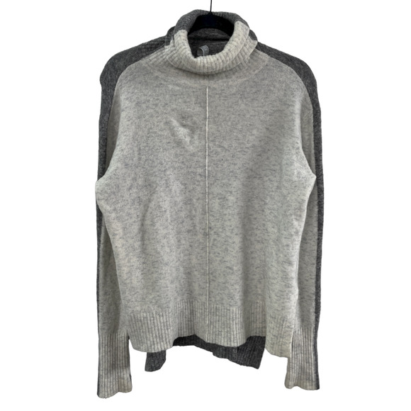 Athleta Sweaters - Athleta Sweater Women's X-Small XS Two Tone Grey Turtleneck Long Sleeve Knit